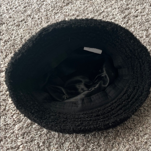 ❌NOT FOR SALE❌New Balance Sherpa Black Bucket Hat - Picture 4 of 4